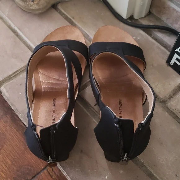 Adrienne Vittadini Tricia Wedge Size 9 - Picture 8 of 13